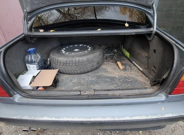 Серый БМВ 5 Серия, объемом двигателя 2 л и пробегом 360 тыс. км за 2500 $, фото 7 на Automoto.ua