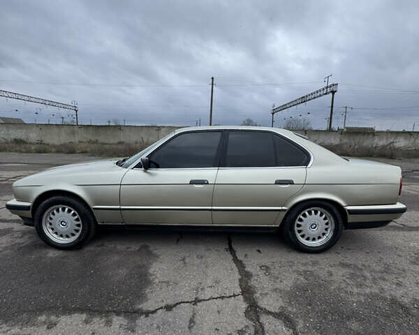 Серый БМВ 5 Серия, объемом двигателя 2.49 л и пробегом 290 тыс. км за 3200 $, фото 7 на Automoto.ua