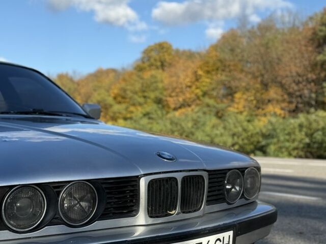 Серый БМВ 5 Серия, объемом двигателя 2.5 л и пробегом 350 тыс. км за 2300 $, фото 2 на Automoto.ua