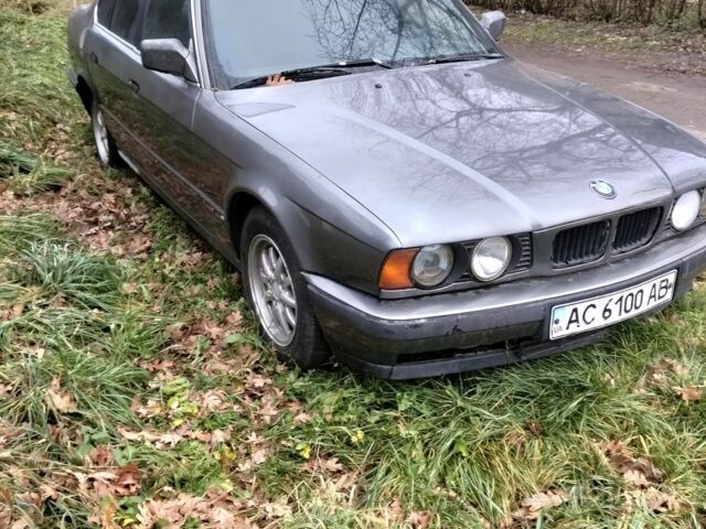 Сірий БМВ 5 Серія, об'ємом двигуна 3 л та пробігом 300 тис. км за 1200 $, фото 3 на Automoto.ua