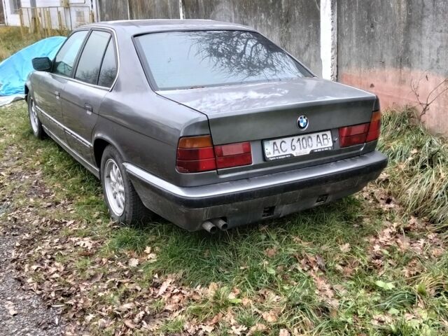 Сірий БМВ 5 Серія, об'ємом двигуна 3 л та пробігом 300 тис. км за 1200 $, фото 2 на Automoto.ua