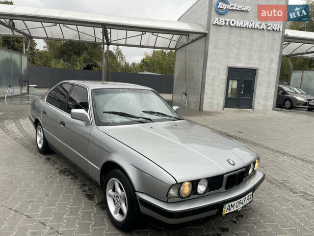 Серый БМВ 5 Серия, объемом двигателя 2.5 л и пробегом 300 тыс. км за 1250 $, фото 1 на Automoto.ua