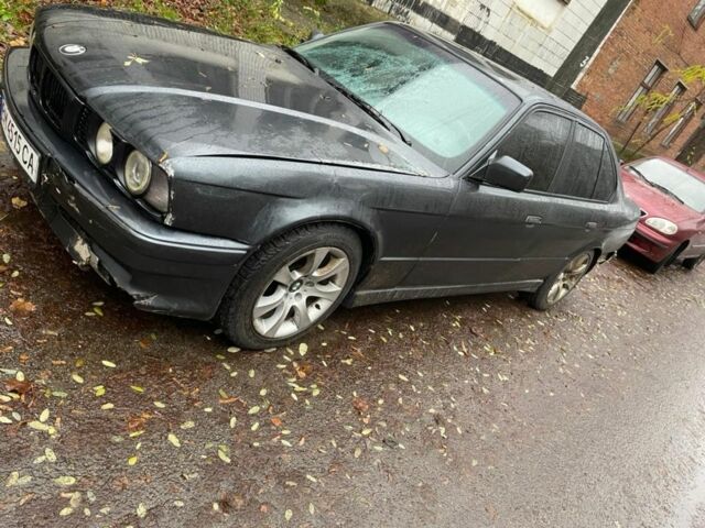 Серый БМВ 5 Серия, объемом двигателя 2 л и пробегом 390 тыс. км за 1700 $, фото 1 на Automoto.ua