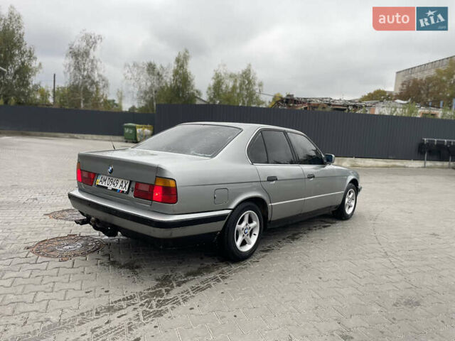 Серый БМВ 5 Серия, объемом двигателя 2.5 л и пробегом 300 тыс. км за 1250 $, фото 3 на Automoto.ua