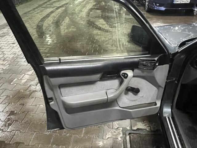 Серый БМВ 5 Серия, объемом двигателя 2.5 л и пробегом 299 тыс. км за 2499 $, фото 7 на Automoto.ua