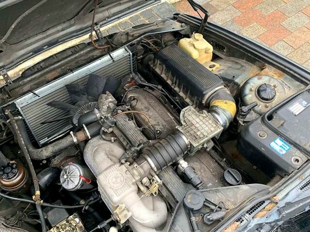 Серый БМВ 5 Серия, объемом двигателя 3.4 л и пробегом 300 тыс. км за 2800 $, фото 5 на Automoto.ua