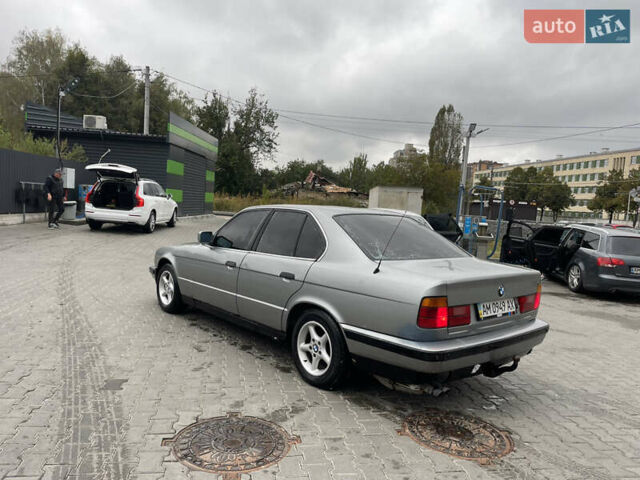 Серый БМВ 5 Серия, объемом двигателя 2.5 л и пробегом 300 тыс. км за 1250 $, фото 5 на Automoto.ua