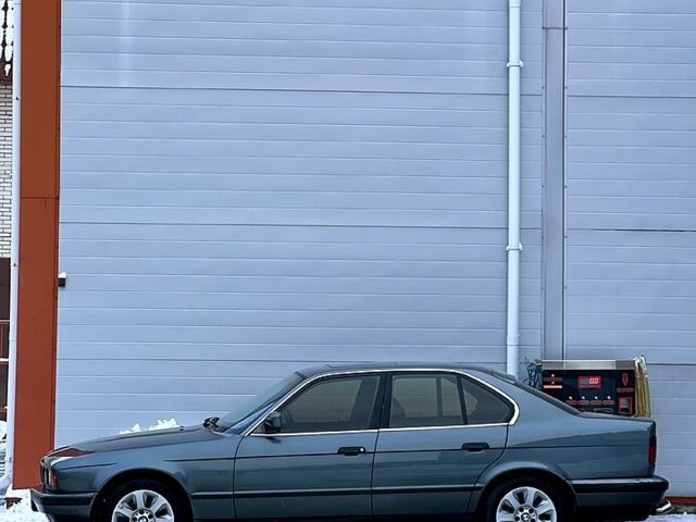 Сірий БМВ 5 Серія, об'ємом двигуна 2.5 л та пробігом 250 тис. км за 2500 $, фото 3 на Automoto.ua