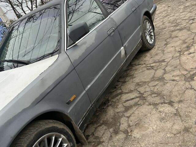 Серый БМВ 5 Серия, объемом двигателя 2.5 л и пробегом 384 тыс. км за 2000 $, фото 3 на Automoto.ua