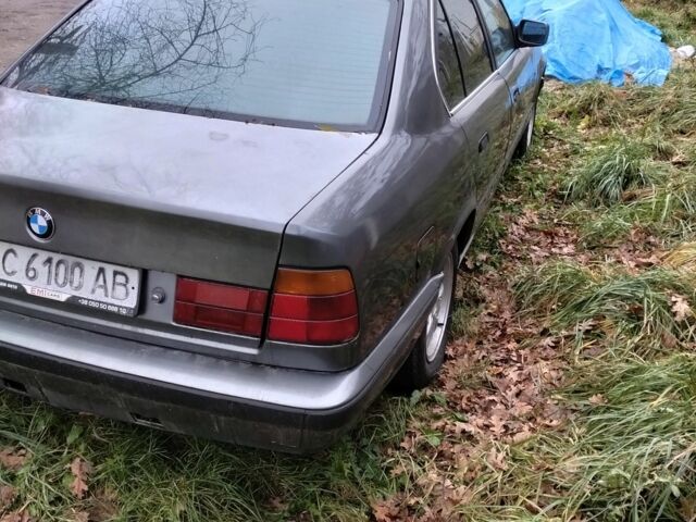 Сірий БМВ 5 Серія, об'ємом двигуна 3 л та пробігом 300 тис. км за 1200 $, фото 1 на Automoto.ua