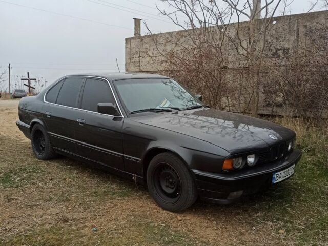 Серый БМВ 5 Серия, объемом двигателя 2 л и пробегом 300 тыс. км за 1600 $, фото 4 на Automoto.ua