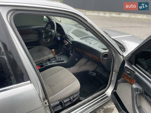 Серый БМВ 5 Серия, объемом двигателя 2.5 л и пробегом 300 тыс. км за 1250 $, фото 2 на Automoto.ua