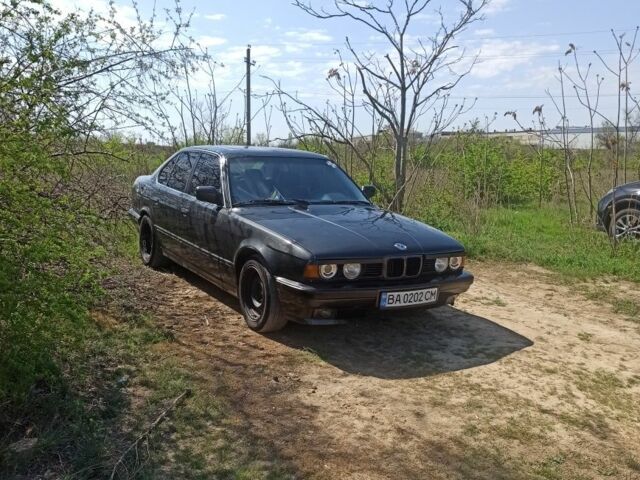 Серый БМВ 5 Серия, объемом двигателя 2 л и пробегом 300 тыс. км за 1600 $, фото 5 на Automoto.ua