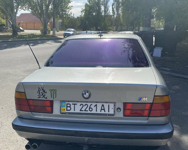 Серый БМВ 5 Серия, объемом двигателя 3 л и пробегом 450 тыс. км за 2200 $, фото 4 на Automoto.ua
