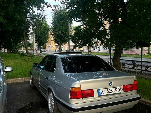 Серый БМВ 5 Серия, объемом двигателя 2 л и пробегом 346 тыс. км за 3100 $, фото 3 на Automoto.ua