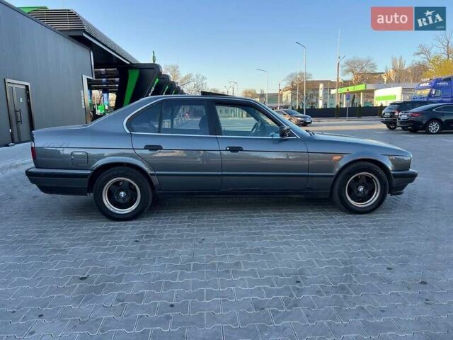 Серый БМВ 5 Серия, объемом двигателя 2 л и пробегом 380 тыс. км за 3200 $, фото 15 на Automoto.ua