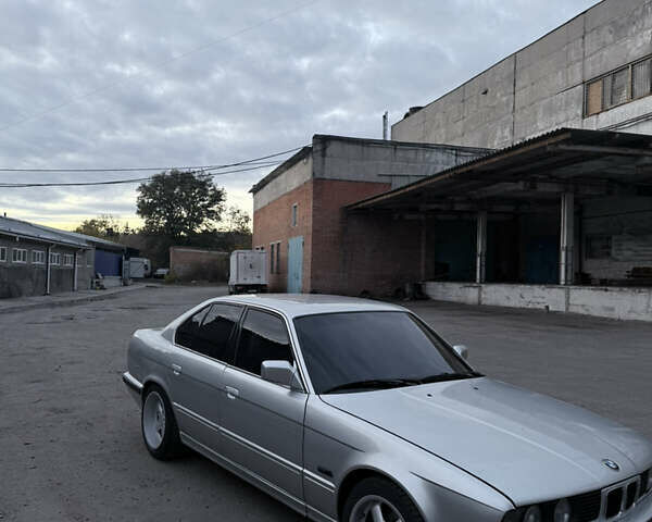 Серый БМВ 5 Серия, объемом двигателя 2 л и пробегом 360 тыс. км за 4300 $, фото 4 на Automoto.ua