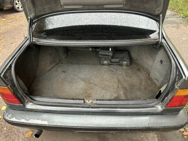 Серый БМВ 5 Серия, объемом двигателя 2 л и пробегом 310 тыс. км за 1750 $, фото 17 на Automoto.ua