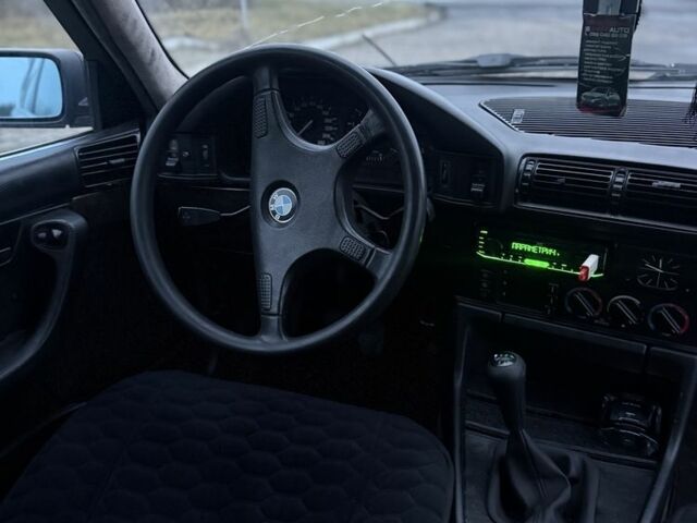 Серый БМВ 5 Серия, объемом двигателя 2.5 л и пробегом 300 тыс. км за 2500 $, фото 4 на Automoto.ua