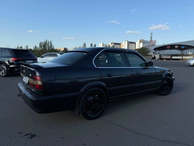 Серый БМВ 5 Серия, объемом двигателя 2.5 л и пробегом 170 тыс. км за 3500 $, фото 11 на Automoto.ua