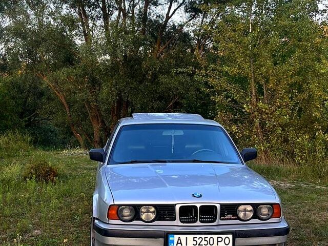 Серый БМВ 5 Серия, объемом двигателя 2 л и пробегом 346 тыс. км за 3100 $, фото 2 на Automoto.ua