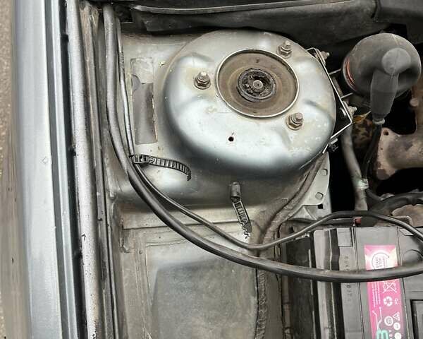 Серый БМВ 5 Серия, объемом двигателя 2 л и пробегом 440 тыс. км за 2600 $, фото 8 на Automoto.ua