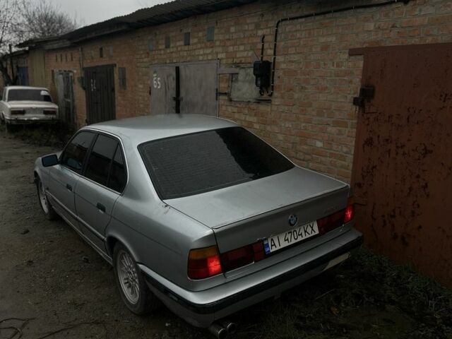 Серый БМВ 5 Серия, объемом двигателя 3 л и пробегом 450 тыс. км за 1900 $, фото 1 на Automoto.ua