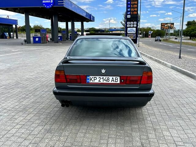 Серый БМВ 5 Серия, объемом двигателя 3 л и пробегом 78 тыс. км за 2999 $, фото 3 на Automoto.ua