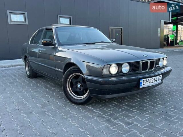 Серый БМВ 5 Серия, объемом двигателя 2 л и пробегом 380 тыс. км за 3200 $, фото 9 на Automoto.ua