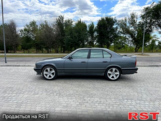 Серый БМВ 5 Серия, объемом двигателя 3 л и пробегом 78 тыс. км за 2999 $, фото 4 на Automoto.ua