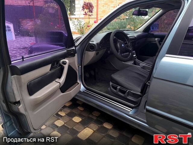 Серый БМВ 5 Серия, объемом двигателя 2 л и пробегом 300 тыс. км за 2600 $, фото 5 на Automoto.ua