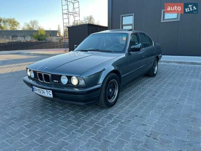 Серый БМВ 5 Серия, объемом двигателя 2 л и пробегом 380 тыс. км за 3200 $, фото 1 на Automoto.ua