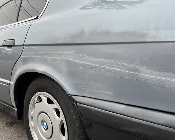 Серый БМВ 5 Серия, объемом двигателя 2 л и пробегом 440 тыс. км за 2600 $, фото 5 на Automoto.ua