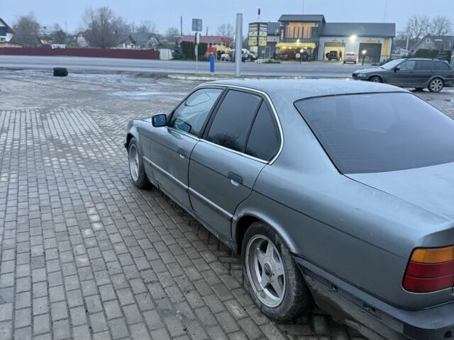 Серый БМВ 5 Серия, объемом двигателя 2.5 л и пробегом 300 тыс. км за 2500 $, фото 7 на Automoto.ua