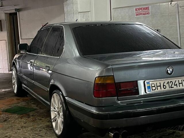 Серый БМВ 5 Серия, объемом двигателя 2.4 л и пробегом 300 тыс. км за 3000 $, фото 1 на Automoto.ua
