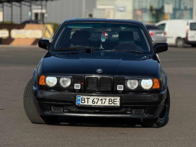 Серый БМВ 5 Серия, объемом двигателя 2.5 л и пробегом 170 тыс. км за 3500 $, фото 1 на Automoto.ua