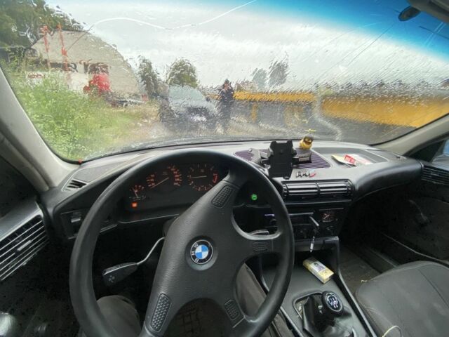 Серый БМВ 5 Серия, объемом двигателя 2 л и пробегом 40 тыс. км за 1940 $, фото 1 на Automoto.ua