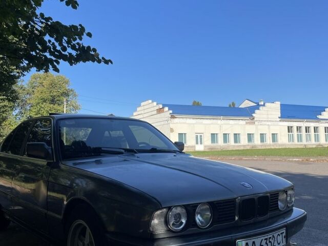 Серый БМВ 5 Серия, объемом двигателя 2.5 л и пробегом 263 тыс. км за 1499 $, фото 2 на Automoto.ua