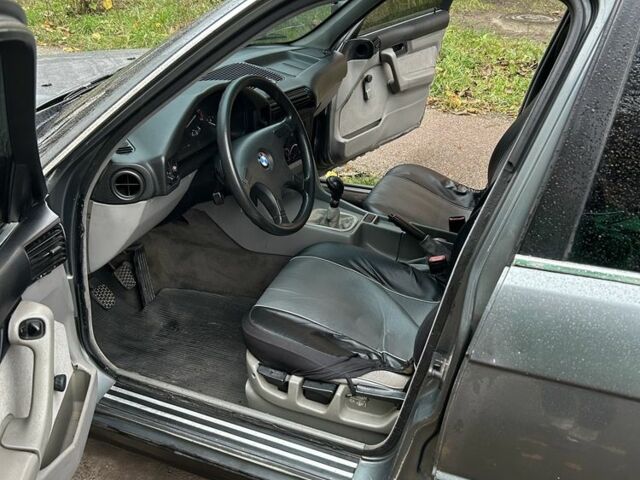 Серый БМВ 5 Серия, объемом двигателя 2 л и пробегом 310 тыс. км за 1750 $, фото 7 на Automoto.ua