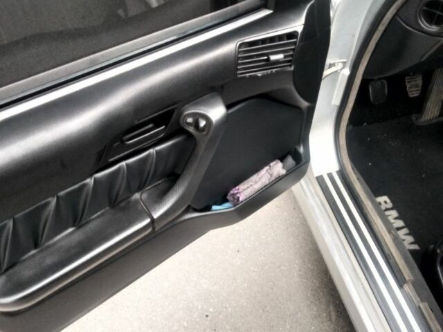 Серый БМВ 5 Серия, объемом двигателя 3.4 л и пробегом 345 тыс. км за 2800 $, фото 2 на Automoto.ua