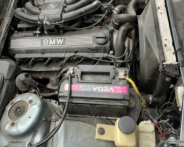 Серый БМВ 5 Серия, объемом двигателя 2 л и пробегом 440 тыс. км за 2600 $, фото 7 на Automoto.ua