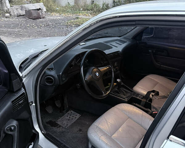 Серый БМВ 5 Серия, объемом двигателя 2 л и пробегом 360 тыс. км за 4300 $, фото 8 на Automoto.ua