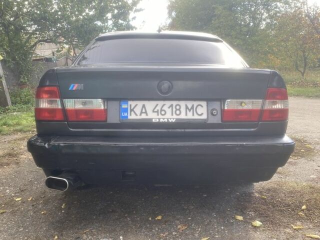 Серый БМВ 5 Серия, объемом двигателя 2 л и пробегом 500 тыс. км за 2400 $, фото 4 на Automoto.ua