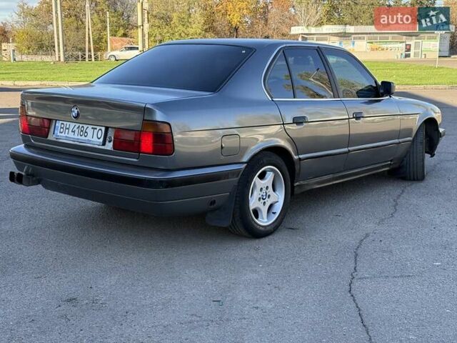 Серый БМВ 5 Серия, объемом двигателя 2 л и пробегом 295 тыс. км за 3000 $, фото 3 на Automoto.ua