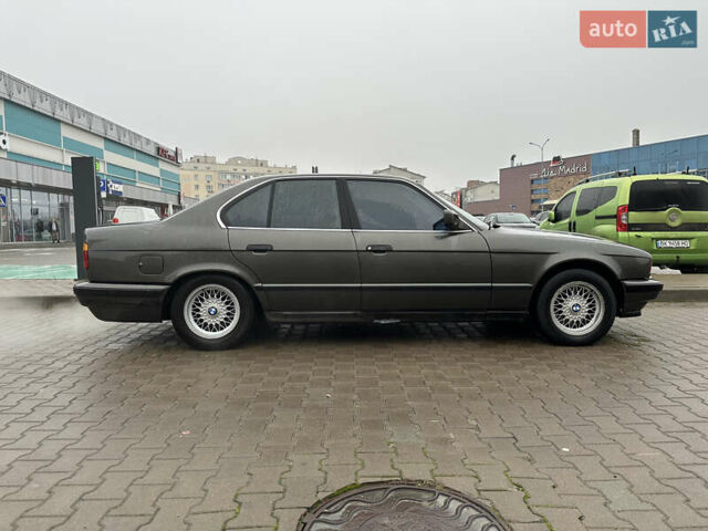 Сірий БМВ 5 Серія, об'ємом двигуна 1.99 л та пробігом 250 тис. км за 3000 $, фото 3 на Automoto.ua
