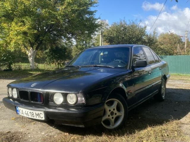 Серый БМВ 5 Серия, объемом двигателя 2 л и пробегом 500 тыс. км за 2400 $, фото 1 на Automoto.ua