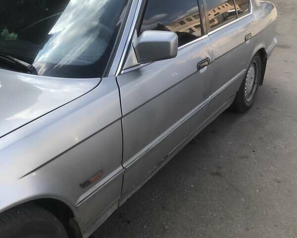 Сірий БМВ 5 Серія, об'ємом двигуна 2.3 л та пробігом 100 тис. км за 2500 $, фото 2 на Automoto.ua