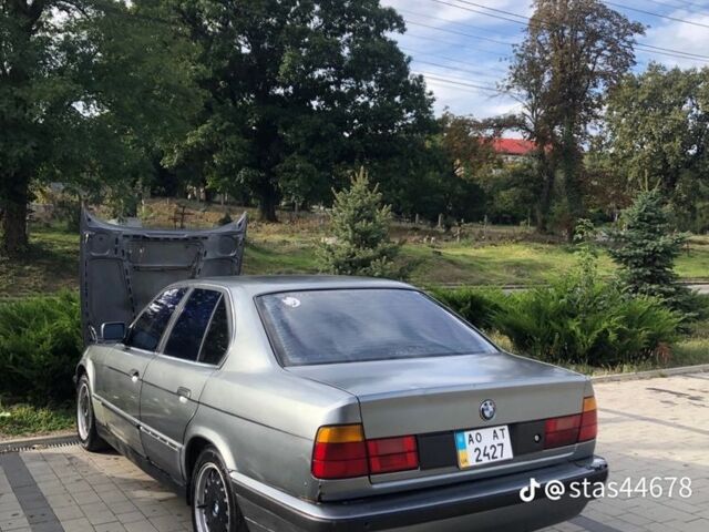 Сірий БМВ 5 Серія, об'ємом двигуна 2 л та пробігом 300 тис. км за 1300 $, фото 1 на Automoto.ua