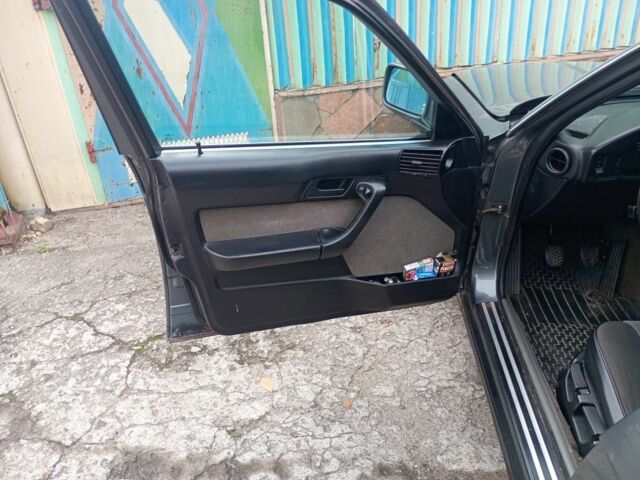 Серый БМВ 5 Серия, объемом двигателя 0 л и пробегом 480 тыс. км за 2500 $, фото 5 на Automoto.ua