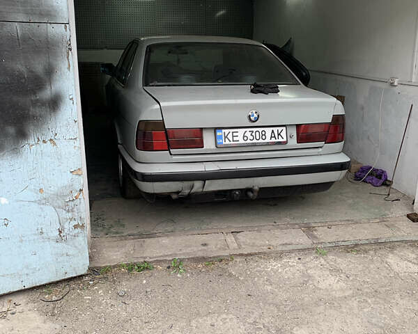 Серый БМВ 5 Серия, объемом двигателя 2.4 л и пробегом 300 тыс. км за 2300 $, фото 3 на Automoto.ua